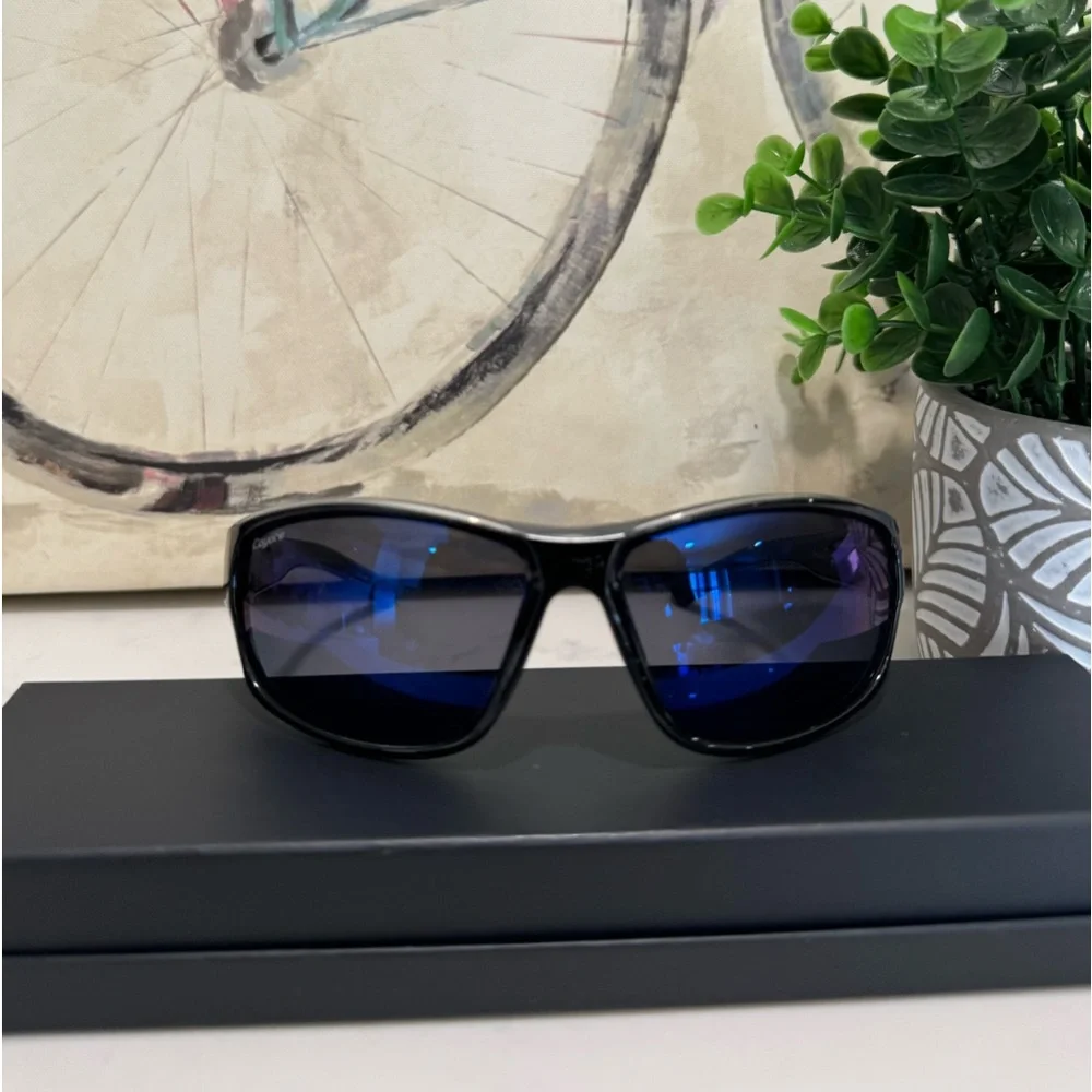 FINAL SALE✨ COYOTE blue polarized sunglasses ✨